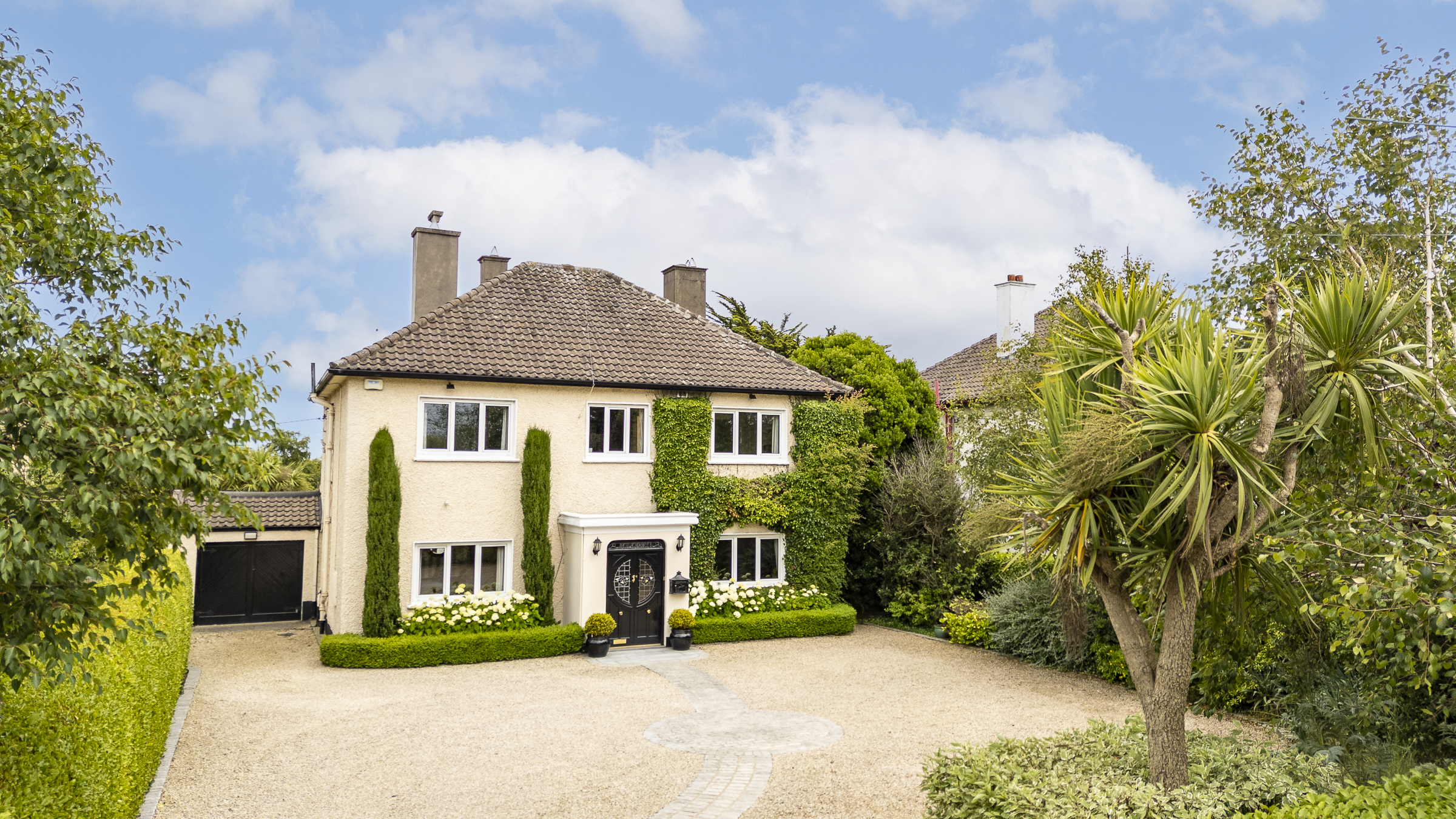 Detached House Situated in Sandyford Road, Dundrum in Dublin